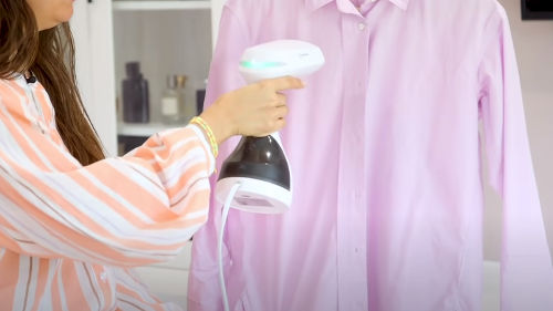 how does a clothes steamer work